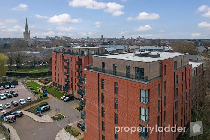 2 Bedroom Flat For Sale In Gilders Way, Norwich, NR3