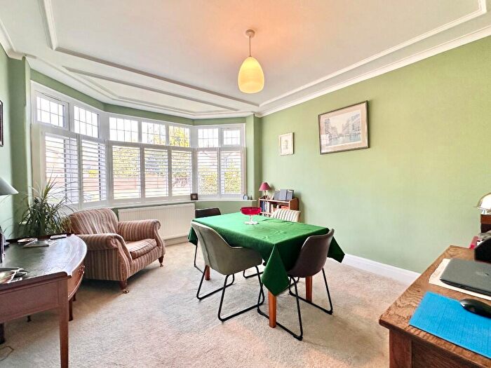 3 Bedroom Detached House For Sale In Craddock Road, Sale, Trafford, Greater Manchester, M33