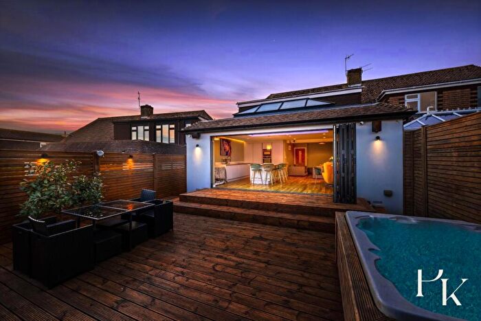 5 Bedroom Semi-Detached House For Sale In Hawkins Road, Shoreham-By-Sea, BN43