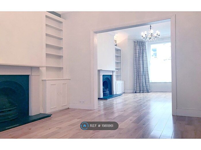 2 Bedroom Flat To Rent In Crayford Rd, Tufnell Park, London, N7