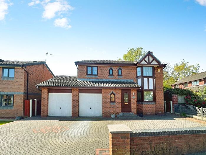 4 Bedroom Detached House For Sale In Shetland Way, Radcliffe, M26