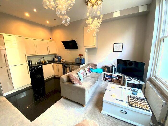 1 Bedroom Flat To Rent In Christchurch Road, London, SW2