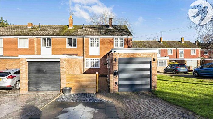 3 Bedroom Semi Detached House For Sale In The Glebe, Cuxton, Rochester, Kent, ME2