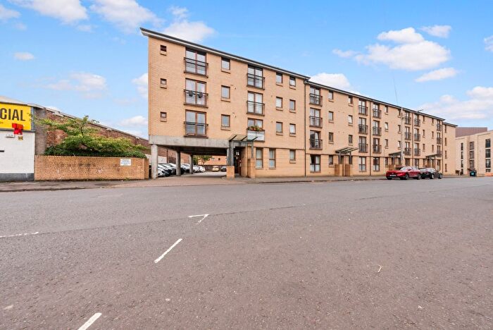 3 Bedroom Flat To Rent In Haugh Road, Glasgow City, Glasgow, G3