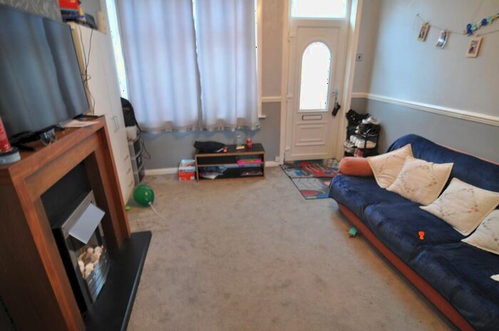 2 Bedroom House To Rent In Spring Street, Barnsley, S70