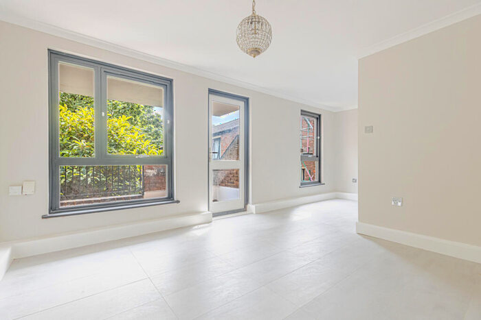 2 Bedroom Flat To Rent In Aubert Park, Islington, N5