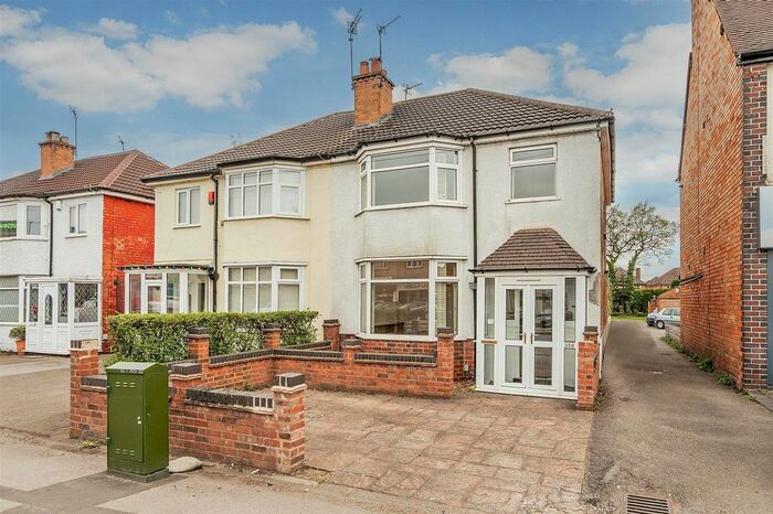 3 Bedroom Semi-Detached House To Rent In Stratford Road, Shirley, Solihull, B90