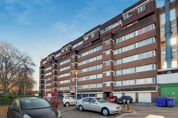 3 Bedroom Flat To Rent In Rainsborough Avenue, Deptford, London, SE8