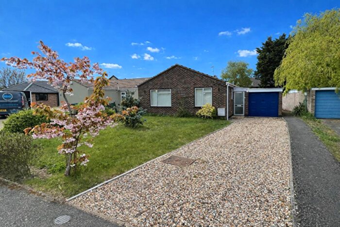 3 Bedroom Bungalow To Rent In Trinity Close, Fordham, CB7
