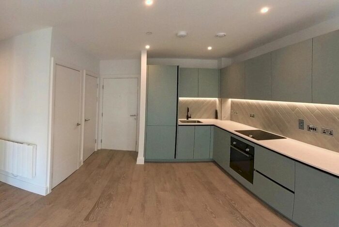 1 Bedroom Flat To Rent In Darjeeling House, Horlick Quarter, Slough, SL1