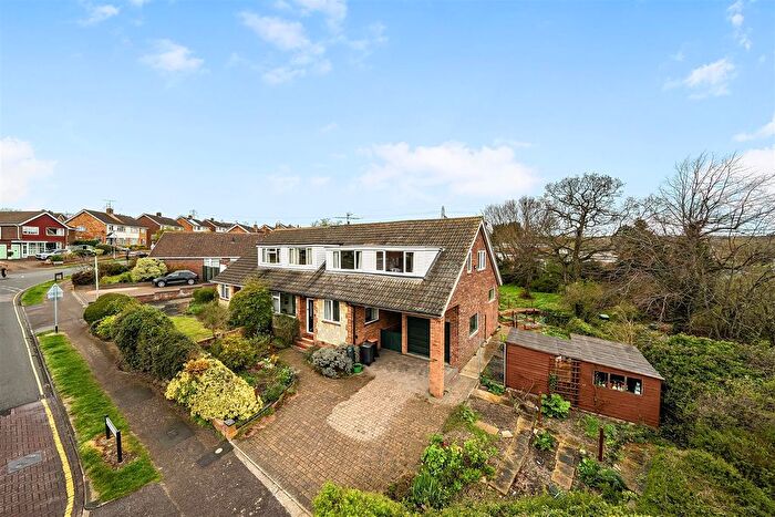 4 Bedroom Semi Detached House For Sale In Curlew Crescent, Bedford, MK41