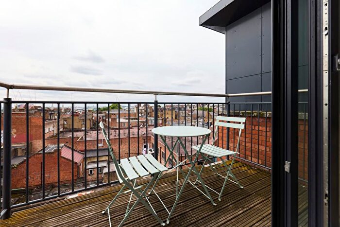 3 Bedroom Flat To Rent In Park House, Manor Park Road, London, NW10