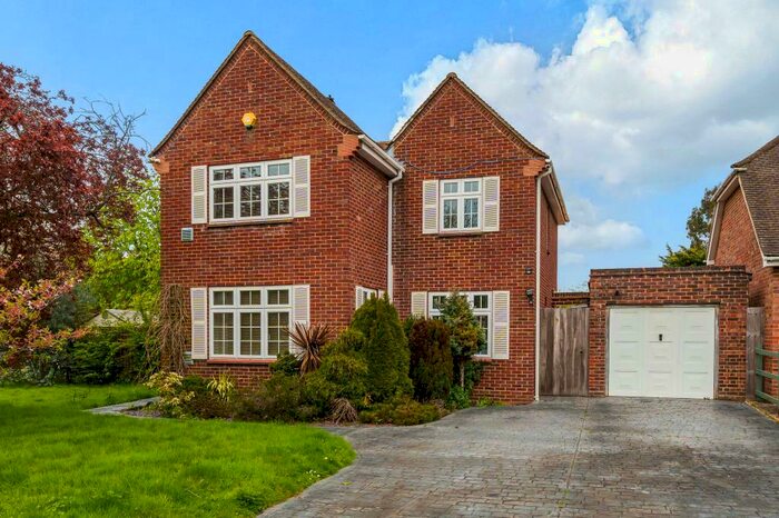 3 Bedroom Detached House To Rent In Pattinson Road, Reading, RG2