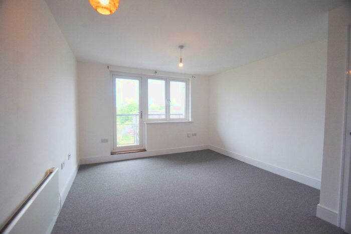 2 Bedroom Flat To Rent In Yarmouth Road, Ipswich, IP1