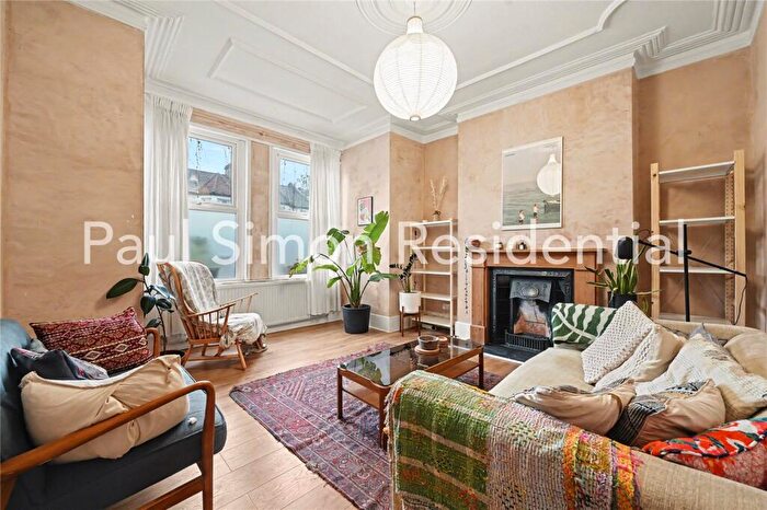 3 Bedroom Terraced House For Sale In Willingdon Road, London, N22