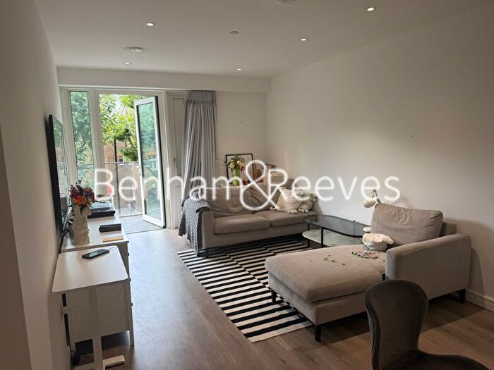 2 Bedroom Flat To Rent In Handley House, Glenthorne Road, W6