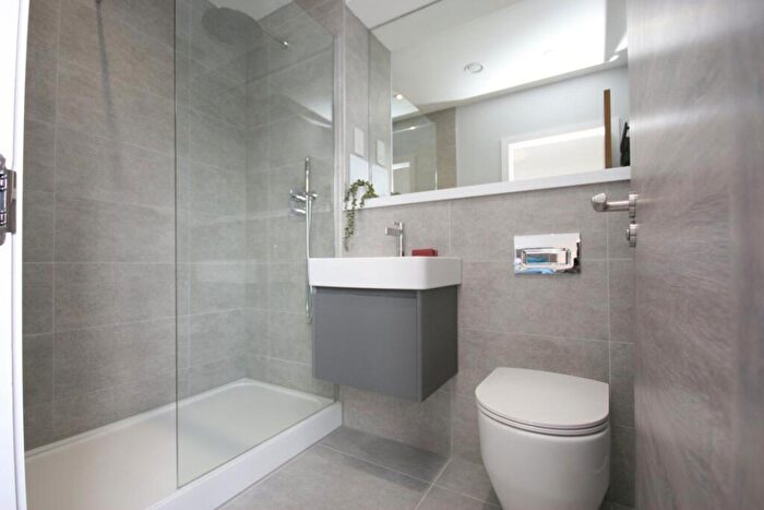 2 Bedroom Flat To Rent In Shoemaker`s Square, Old Town, Edinburgh, EH8