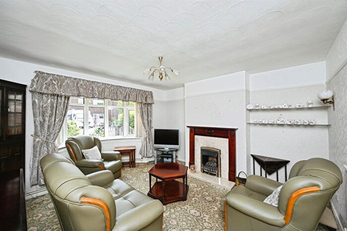 2 Bedroom Semi-Detached Bungalow For Sale In Pennine Avenue, Riddings, Alfreton, DE55