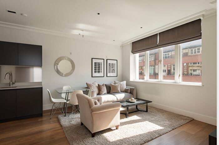 1 Bedroom Flat For Sale In Leman Street, Sterling Mansions, E1