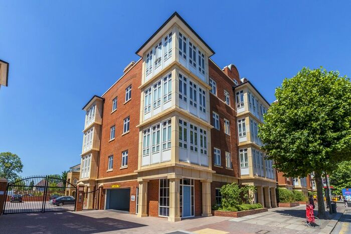 2 Bedroom Flat To Rent In Atwell Court, High Road, London, N12