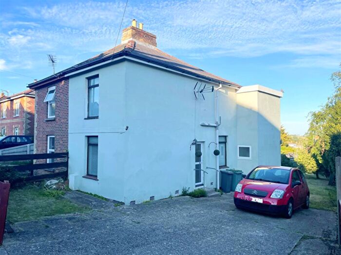3 Bedroom Semi-Detached House For Sale In Upton Road, Ryde, PO33