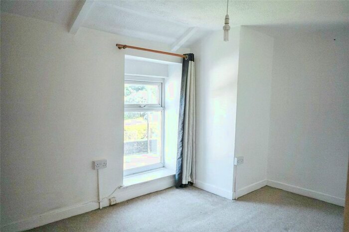 3 Bedroom End Of Terrace House For Sale In High Street, Porth, Rhondda Cynon Taf, CF39