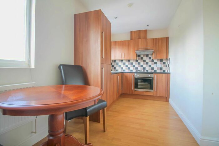 1 Bedroom Flat To Rent In Woodville Road, Cathays, Cardiff, CF24