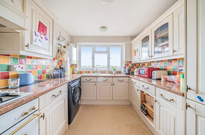 1 Bedroom Flat For Sale In Clare Road, Stanwell, Surrey, TW19