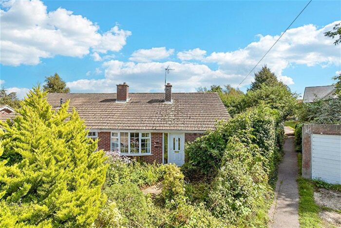 3 Bedroom Chalet For Sale In South Court Drive, Wingham, Canterbury, Kent, CT3