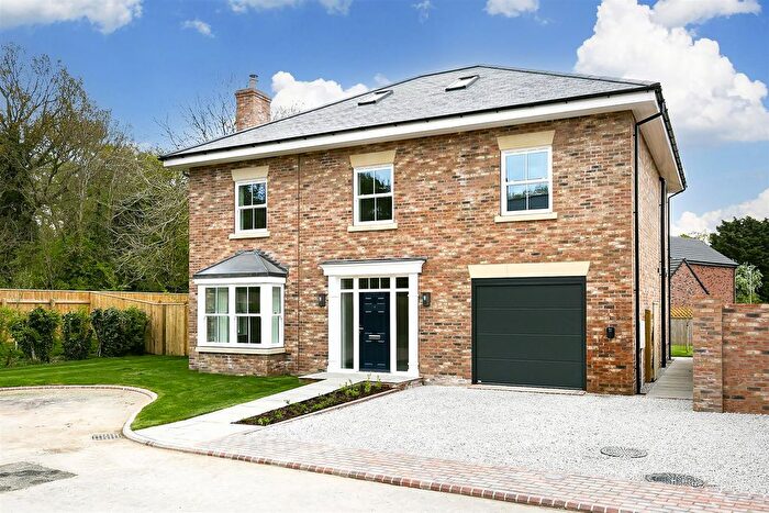 5 Bedroom Detached House For Sale In Ward Close, Burnby Lane, Pocklington, YO42