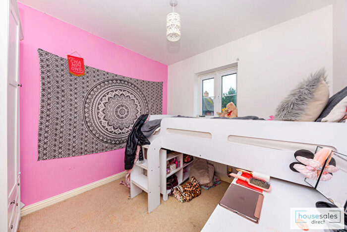 3 Bedroom Terraced House For Sale In Tully Close, Bourne, PE10