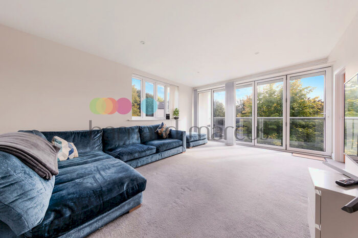 2 Bedroom Apartment To Rent In Sanderstead Road, South Croydon, CR2