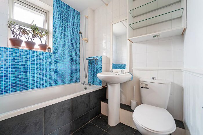 2 Bedroom Semi-Detached House For Sale In Saxby Close, Worle, Weston-Super-Mare, BS22
