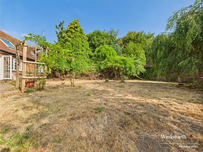 3 Bedroom Bungalow For Sale In Beenham Hill, Beenham, Reading, Berkshire, RG7