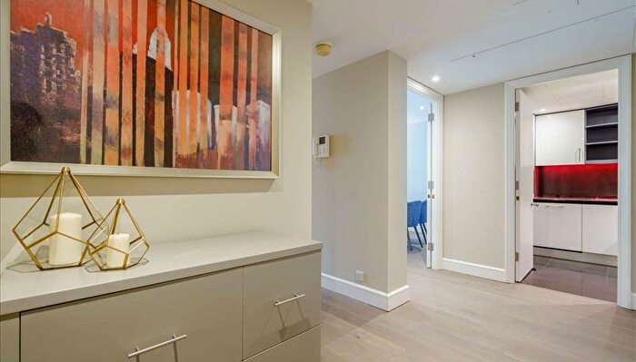 2 Bedroom Apartment To Rent In , Westferry Circus, London, E14