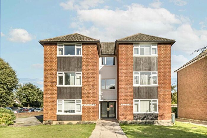 Studio To Rent In The Avenue, Surbiton, KT5