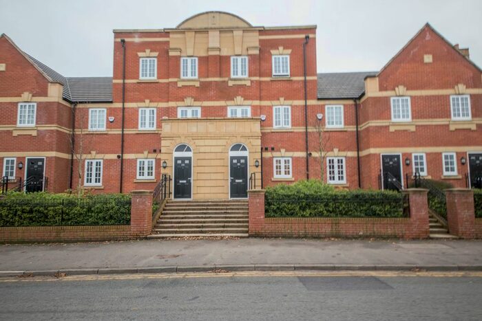 3 Bedroom Town House To Rent In Crow Lane East, Newton-Le-Willows, WA12