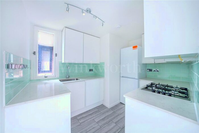 2 Bedroom Flat To Rent In Chandos Way, Lonon, NW11