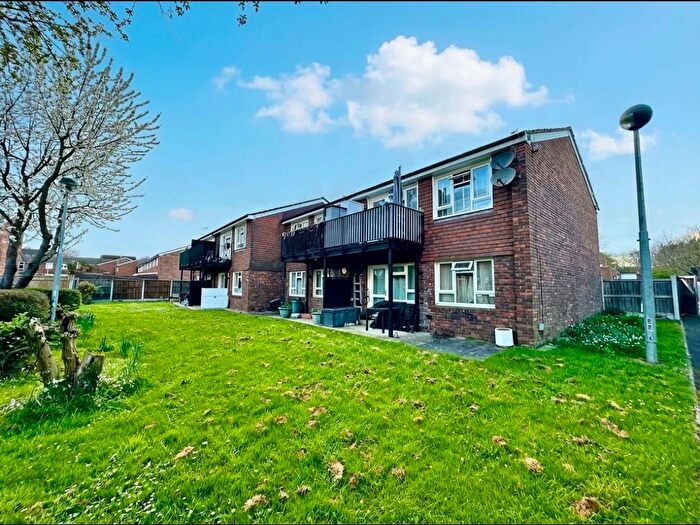 1 Bedroom Flat For Sale In Hitchin Close, Harold Hill, RM3