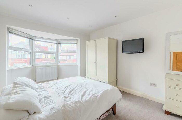 5 Bedroom House To Rent In Kidbrooke Park Road, Kidbrooke, London, SE3