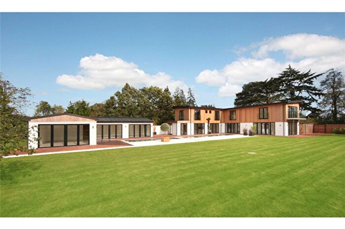 5 Bedroom Detached House To Rent In Oxford Road, Gerrards Cross, Buckinghamshire, SL9