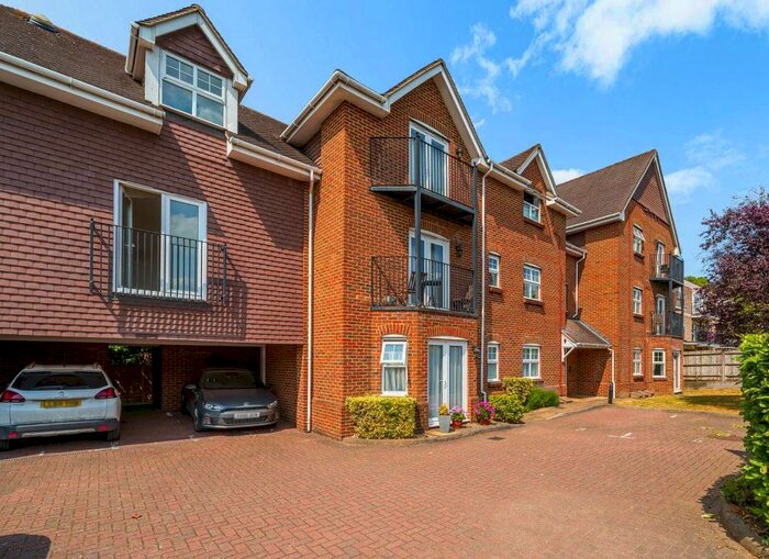 2 Bedroom Flat To Rent In Upper Park Road, Camberley, GU15