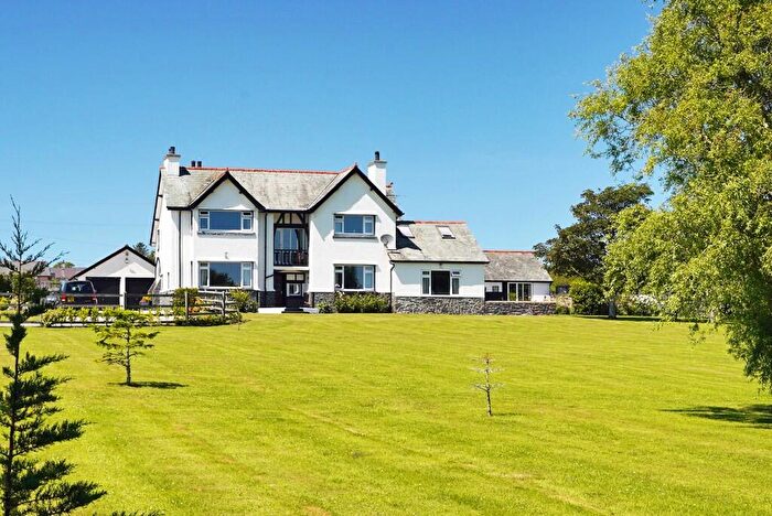 6 Bedroom Detached House For Sale In Llwyn Helyg, Newborough, LL61