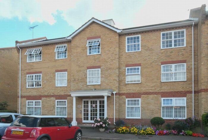 2 Bedroom Flat To Rent In Maxwell Place, Deal, CT14