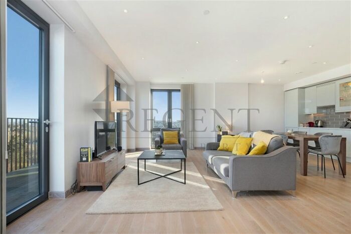 3 Bedroom Flat To Rent In Tritton House, Ram's Quarter, SW18