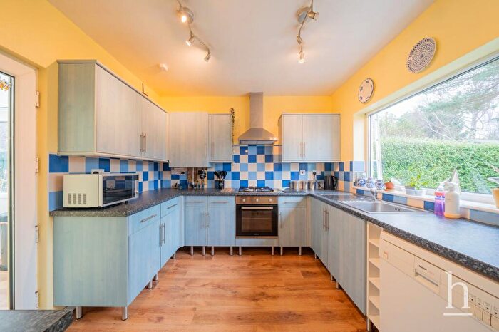 2 Bedroom Bungalow For Sale In Hawthorn Drive, West Kirby, CH48