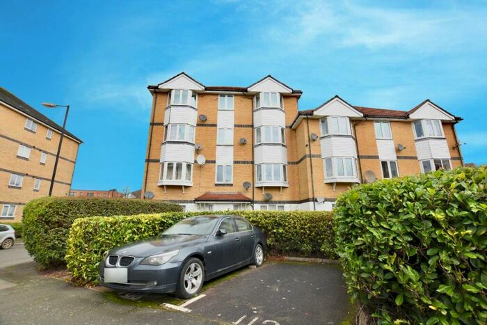 2 Bedroom Flat To Rent In Rossetti Road, Bermondsey, SE16