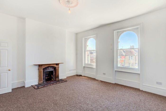 1 Bedroom Flat To Rent In Roundhill Crescent, Round Hill Conservation Area, Brighton, BN2