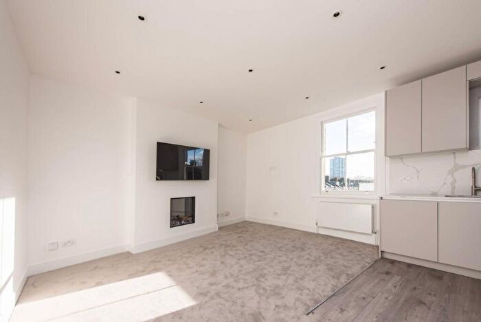 2 Bedroom Flat For Sale In Savernake Road, Hampstead, London, NW3