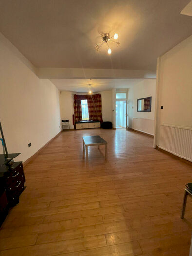 4 Bedroom Terraced House To Rent In Ilford, IG1